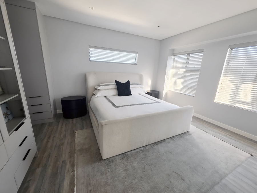 To Let 4 Bedroom Property for Rent in Sandown Western Cape